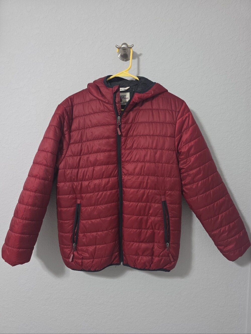 Sandia Peak Mountain Puffer Jacket Red Youth L (16-18).